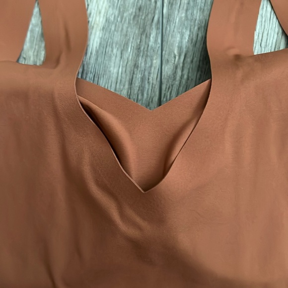 SKIMS NAKED BRALETTE - Picture 5 of 10